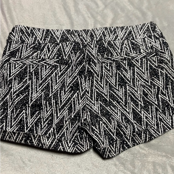 American Eagle Outfitters ~ Shorts ~ Size 6 ~ Women’s ~ Shorts ~ Black & White - Picture 12 of 16